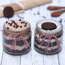 Oreo And Chocochips Jar Cake