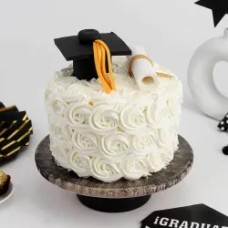  White Delicious Graduation Cake 