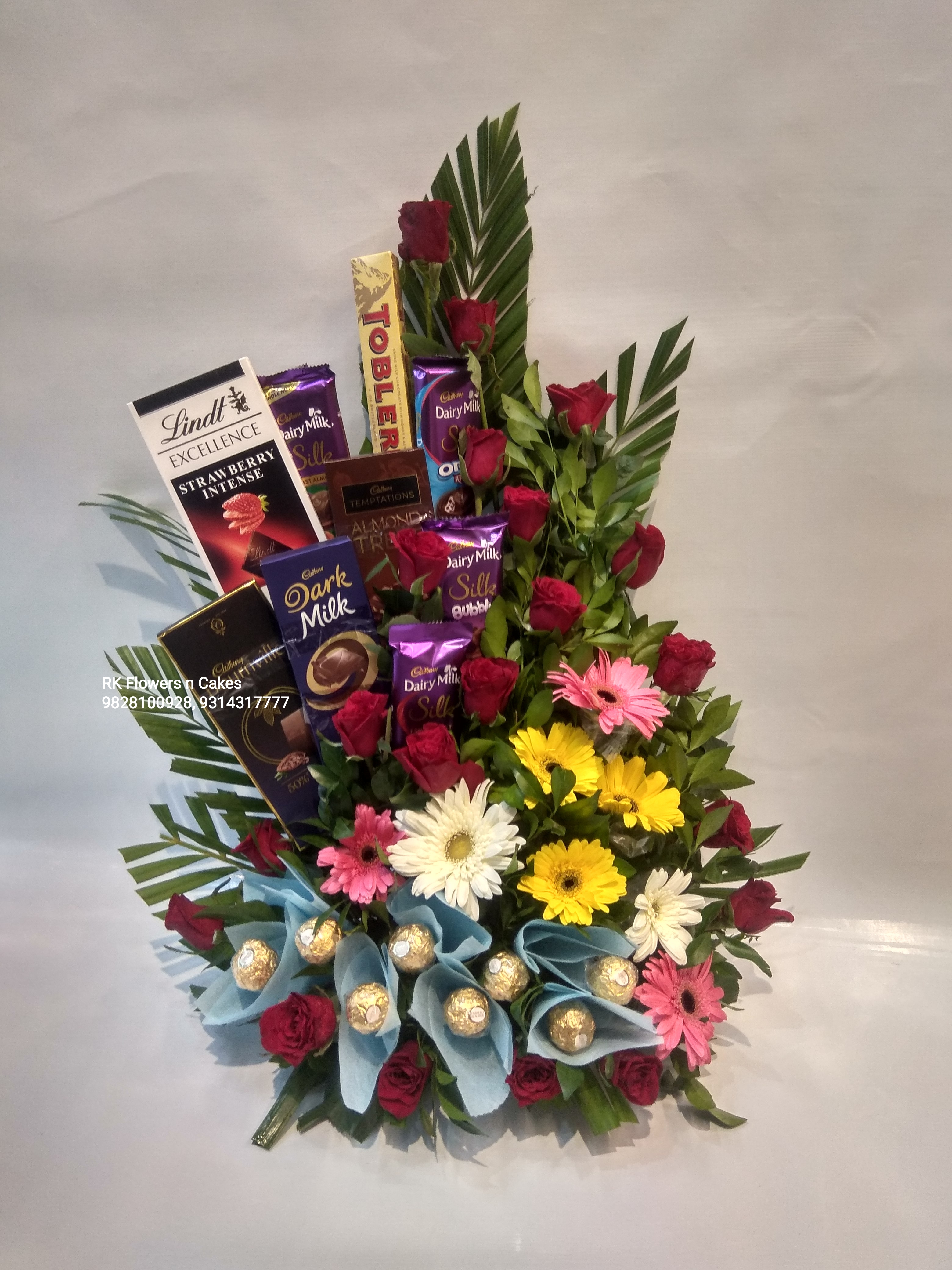 Mix Flower & Chocolate Basket
